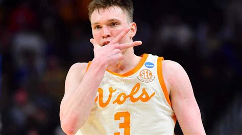 Gesture of Playing Basketball 的图像结果