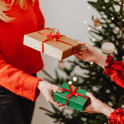 The Only Holiday Gift Guide You Need: Natural Skin & Hair Care Gifts f ...