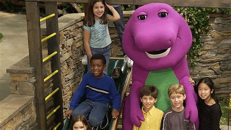 Watch Barney y Sus Amigos (Doblado) Season 9 - Free TV Shows | Tubi
