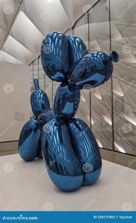 Los Angeles the Broad Museum Jeff Koons Balloon Dog Metallic Chrome ...
