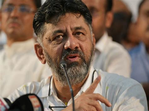 CBI raids on 14 places of Karnataka Congress leader DK Shivkumar, CBI ...