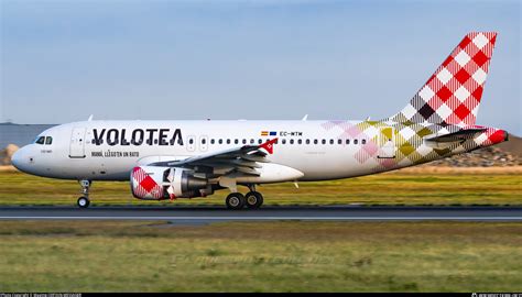 EC-MTM Volotea Airlines Airbus A319-111 Photo by Maxime CERTAIN ...