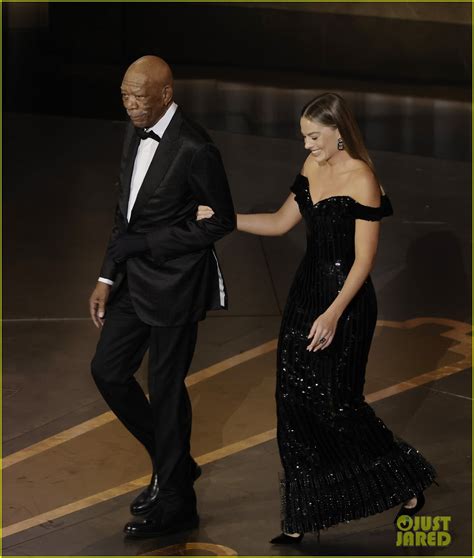 Morgan Freeman's Hand: There's a Reason He Wears a Glove on His Left ...