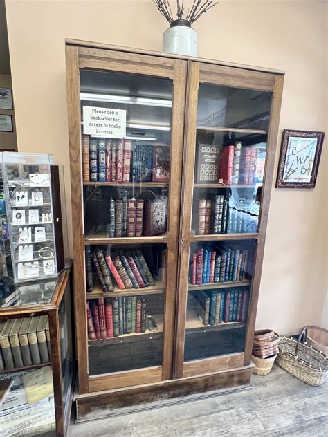 The Indie Bob Spot: Barbed Wire Books - Longmont, CO