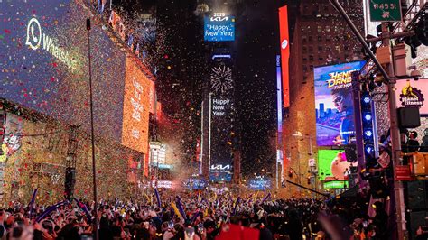 New Year's Eve photos: U.S., world welcome 2025
