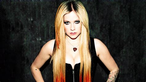 Avril Lavigne: The Greatest Hits at Hollywood Casino Amphitheatre - St ...