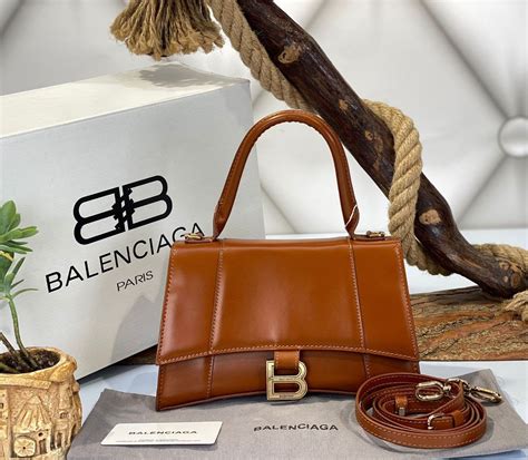 balenciaga canta hourglass kucuk boy kahve gold 23x15x10 cm