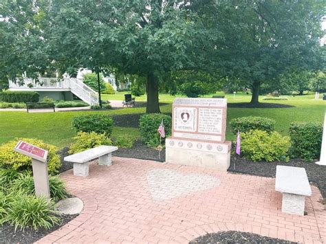 Holcombe-Fisher Funeral Home - Home