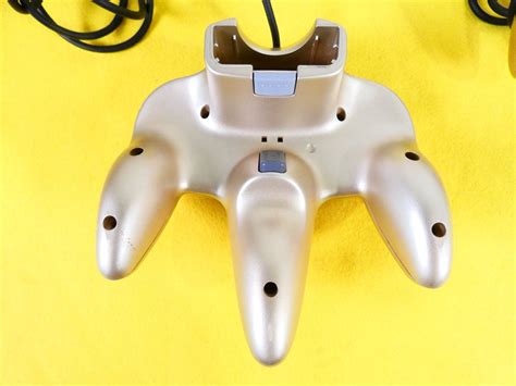 S) (EDW-29) Nintendo 任天堂 ニンテンドー64 コントローラー 2個セット NUS-005 ゴールド ゲーム機器 ※動作 ...