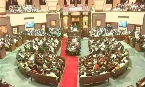 नरसिम्हा राव को भारत रत्न मिलने पर मप्र विधानसभा में कांग्रेस ने किया ...
