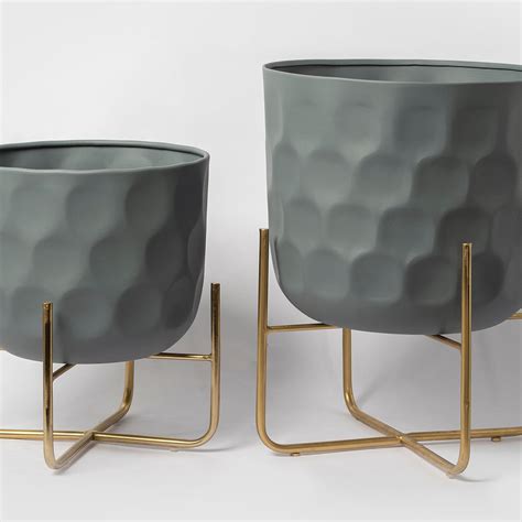 Buy VEDAS Ekta Set of 2 Metal Planters with Stand from Vedas at just ...