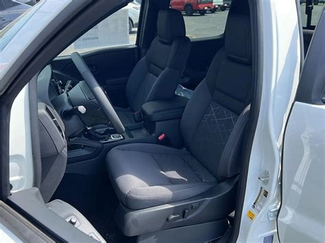 2026 Nissan® Frontier SV 4X4 CC-SB Auto at Pete Mankins Nissan