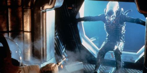 How Real Life Forced A Major Alien Scene To Be Cut