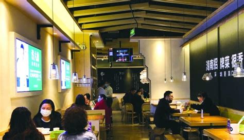 长沙超五成餐饮店重启堂食服务 分餐“时尚”难推行 - 今日关注 - 湖南在线 - 华声在线