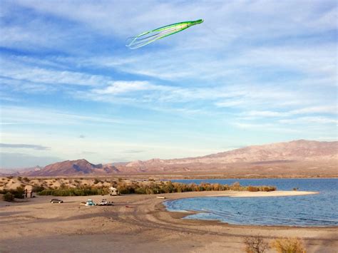 kitesurfing lake mohave - 6 mile cove • Jill Wiley