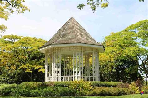 Define Gazebo, Gazebo Meaning, Gazebo Examples, Gazebo Synonyms, Gazebo ...