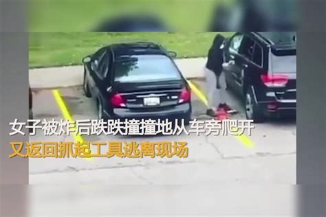女子和男友吵架烧车泄愤最新素材