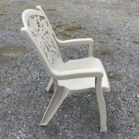 112 Syroco Plastic Outdoor Patio Arm Chairs (Set of 4) | EstateSales.org