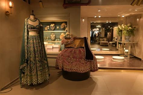 Explore The Vibrant Gems of Johari Bazaar Jaipur