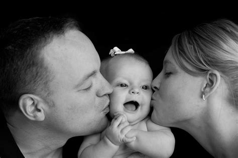 Alarming Fact: Your Kiss Can Hurt a Baby - LifeHack