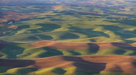 Colourful rolling grasslands of Palouse, Washington - TimesTravel