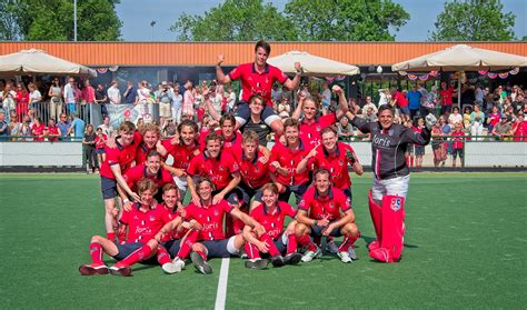 Hockeyers IJsseloever kampioen - Al het nieuws uit Zenderstreek