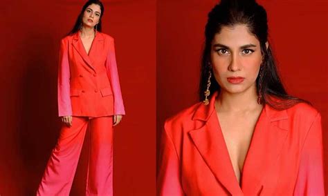 Neon Elegance: Shreya Dhanwanthary sets hearts racing in stylish off ...