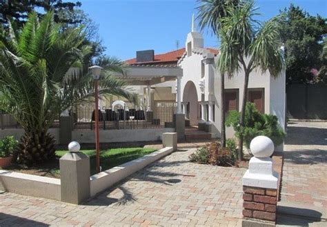 Claus Inn (Alberton), Alberton