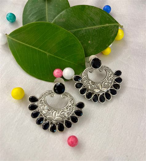 Sheer Black – Múnjoh