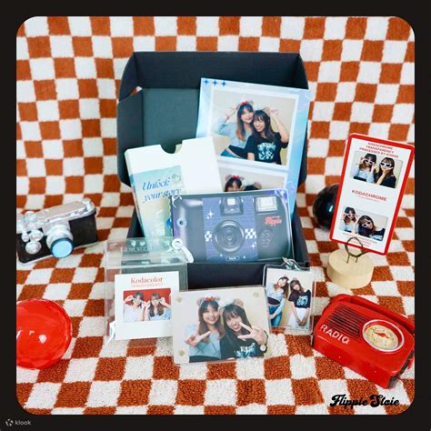 Hand-flip photo album making experience - Klook Australia