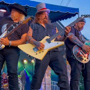 BYR rocks Gus Crab Shack, Gus's Crab Shack, Saint Georges, 28 September ...