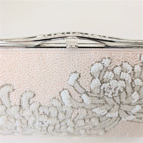 【Vintage】ビーズ刺繍バッグ 薄桃色 乱菊柄 パーティーバッグ クラッチバッグ 昭和レトロ 大正浪漫 フォーマルバッグ | 古着屋 鎌倉洋品店