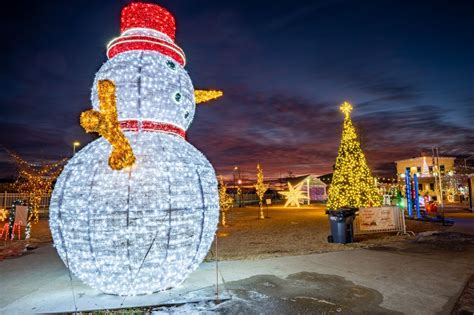 The Grand Lighting of the Holiday Lights on Main, Dykshoorn Park ...