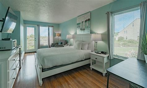 EMBARCADERO RESORT HOTEL AND MARINA (Newport) - Resort Reviews, Photos ...