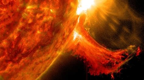 A second TERRIFYING sunspot emerges on Sun; Solar storm fear doubles ...