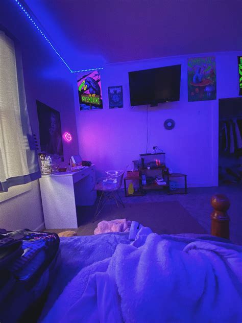 aesthetic room | Chill room, Neon bedroom, Neon room