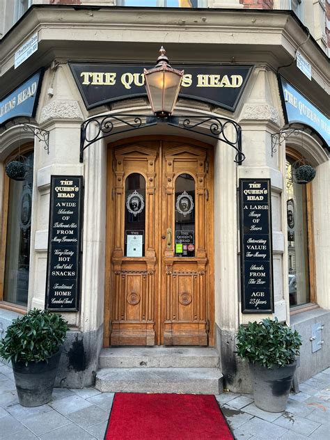 Restaurant Entrance 的图像结果