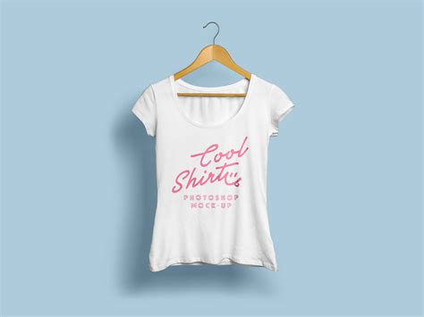 Free Woman T-Shirt Mockup (PSD)