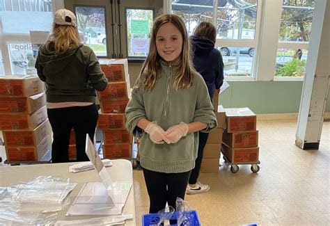 Edmonds Food Bank: Spreading the Gift of Hope for Families in Need ...