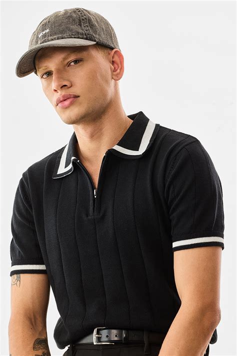 Buy Men's Black Textured Regular Fit T-Shirt Online | Snitch – SNITCH