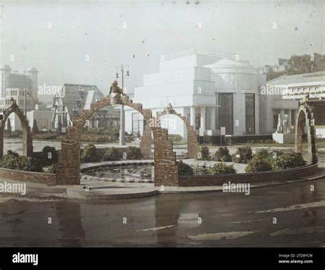 Paris (7th arr.), France The Exhibition of Decorative Arts, Garden of ...