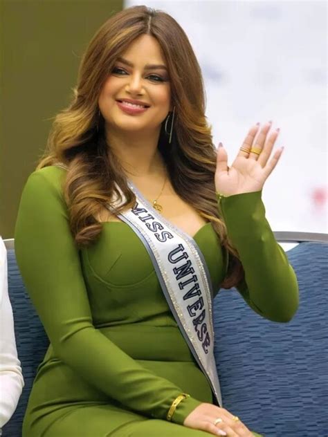 हरनाज संधू टाइट ड्रेस पर हुईं ट्रोल, लोग बोले- एक साल में कितनी मोटी हो ...