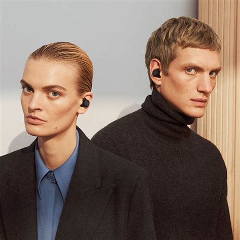 B&O Beoplay E8 3rd Gen Gold - www.prayogindia.in