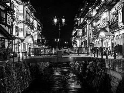 Download wallpaper 1400x1050 bridge, lights, buildings, black and white ...