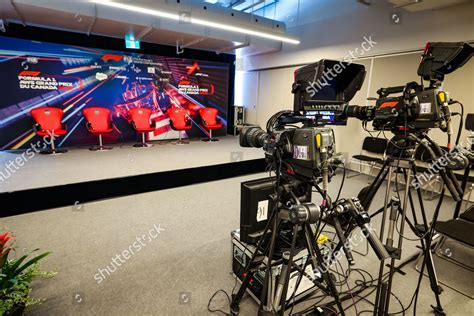 Press Conference 的图像结果