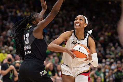 WBB Daily Briefing: Las Vegas Aces advance to WNBA finals