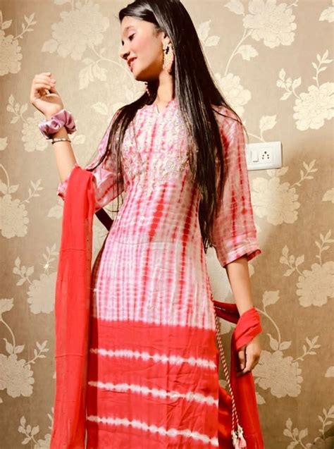 Tye-Dye Sequin Kurta Set with Chiffon Dupatta – jaipurtrendzbyruchita