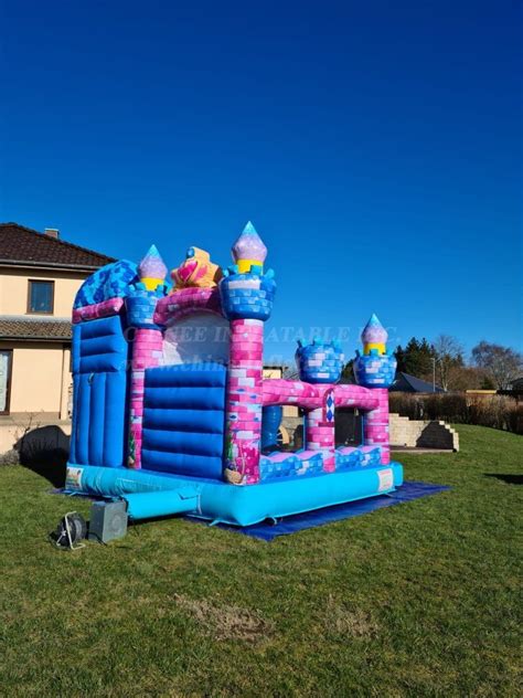 Inflatable Castle 的图像结果