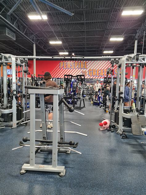 CRUNCH FITNESS - LAKE NONA™ - 11926 Narcoossee Rd #100, Orlando FL ...