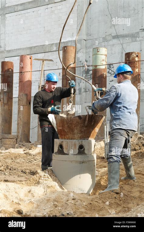 Piling Work 的图像结果